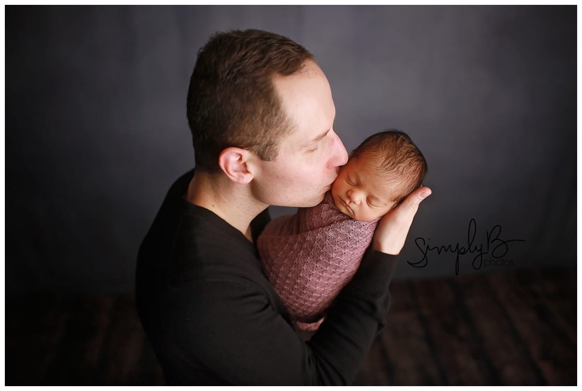 edmonton newborn photographer baby girl family photo