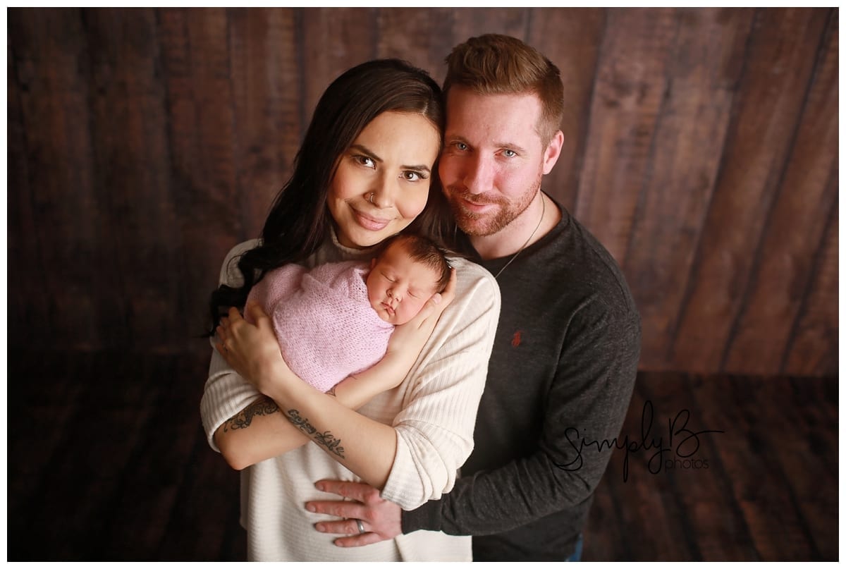 edmonton newborn photographer baby girl family pose