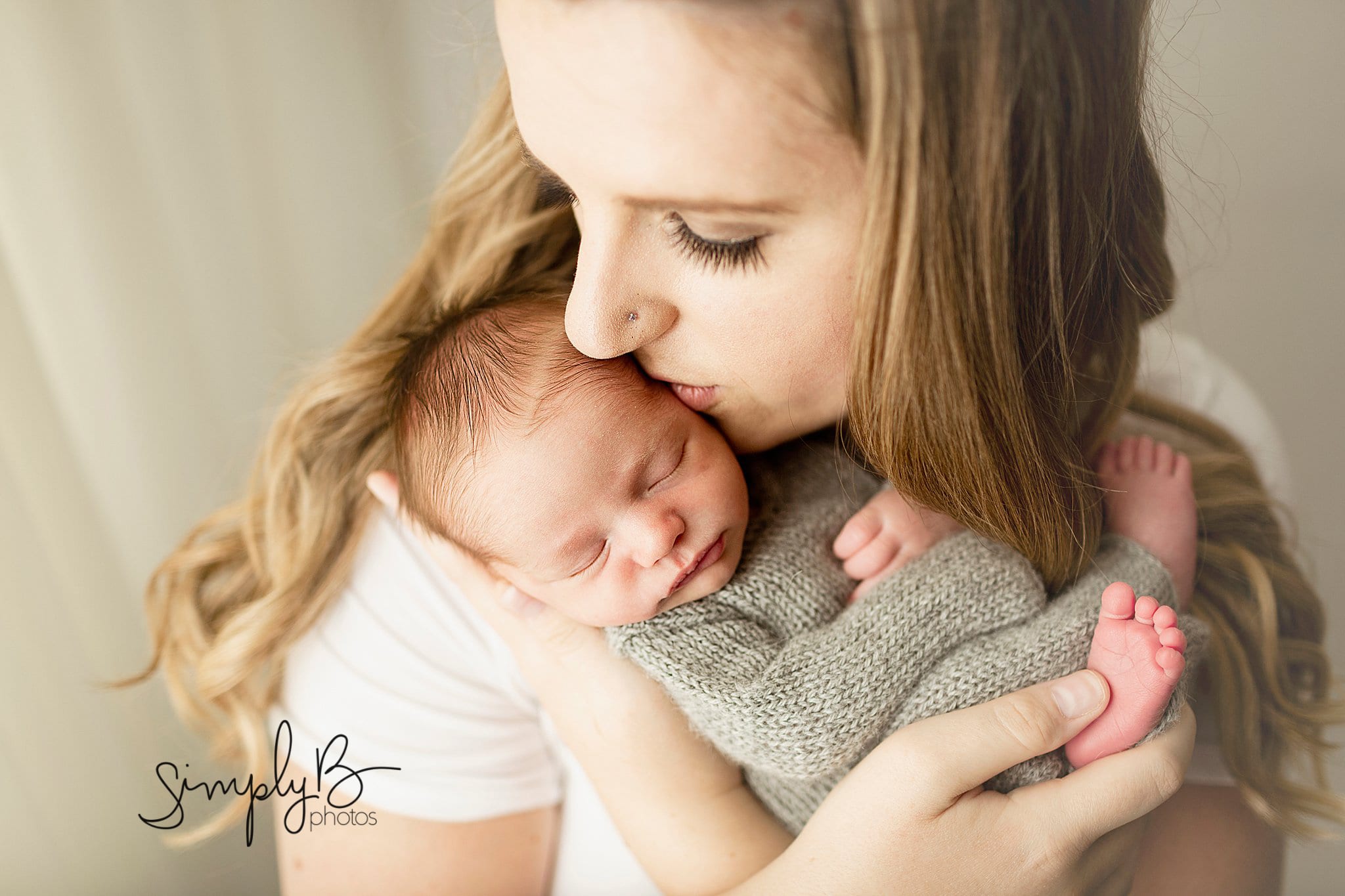 edmonton newborn photographer baby studio