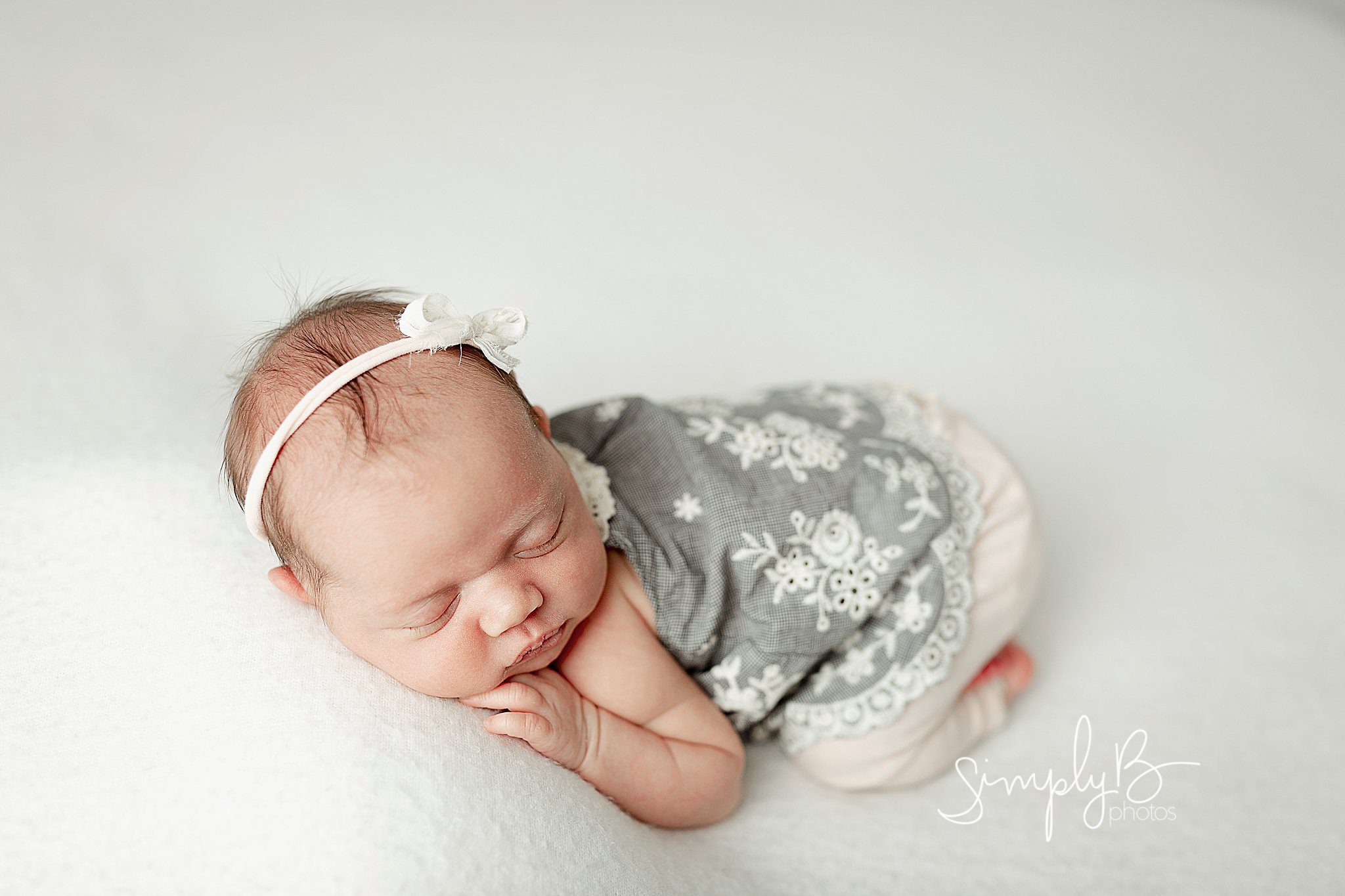 edmonton newborn baby photographer
