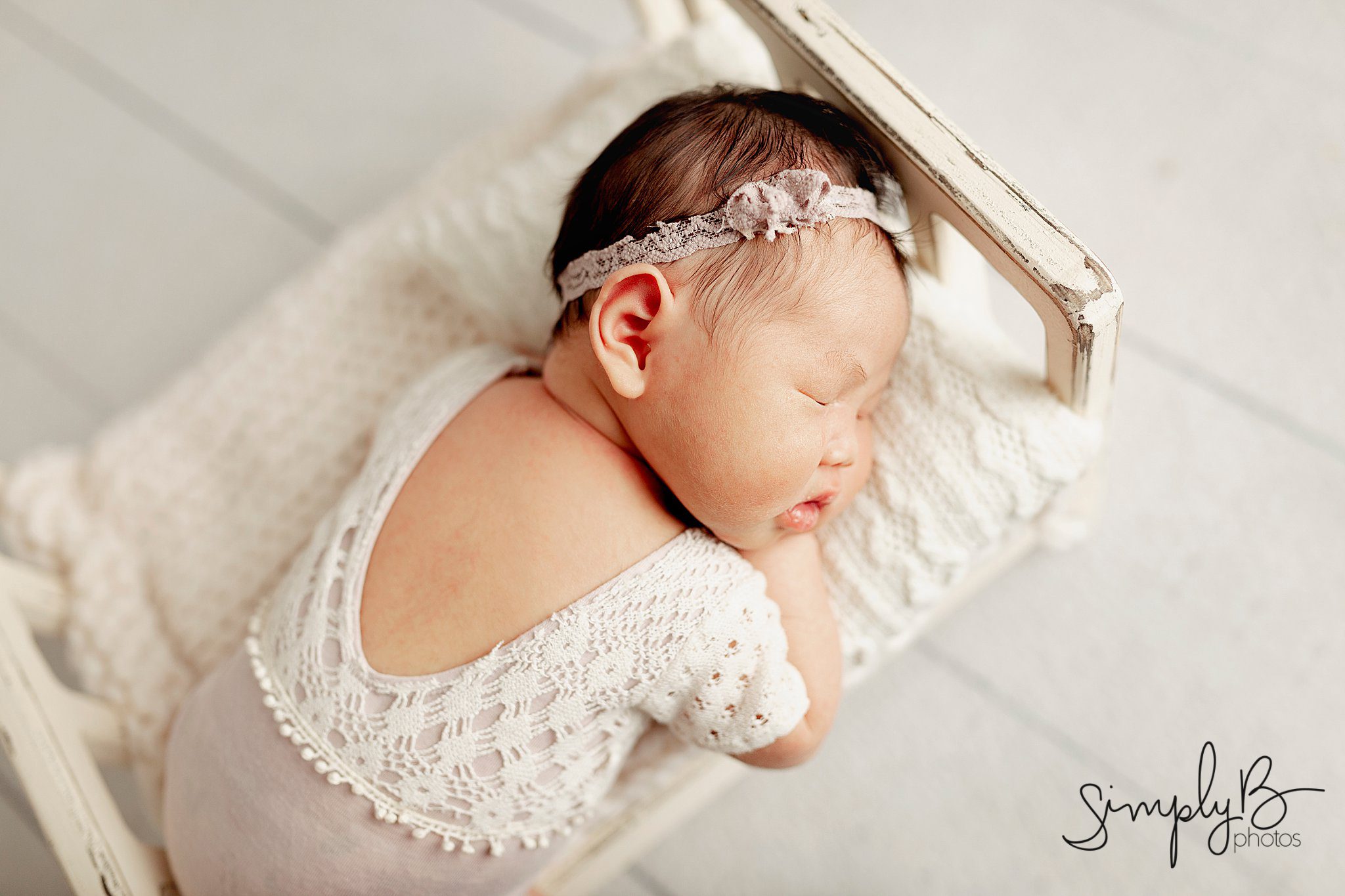 edmonton newborn photographer studio